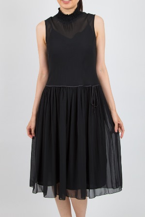 COMME CA IZM（コムサイズム）のブラックプリーツスカートドレス