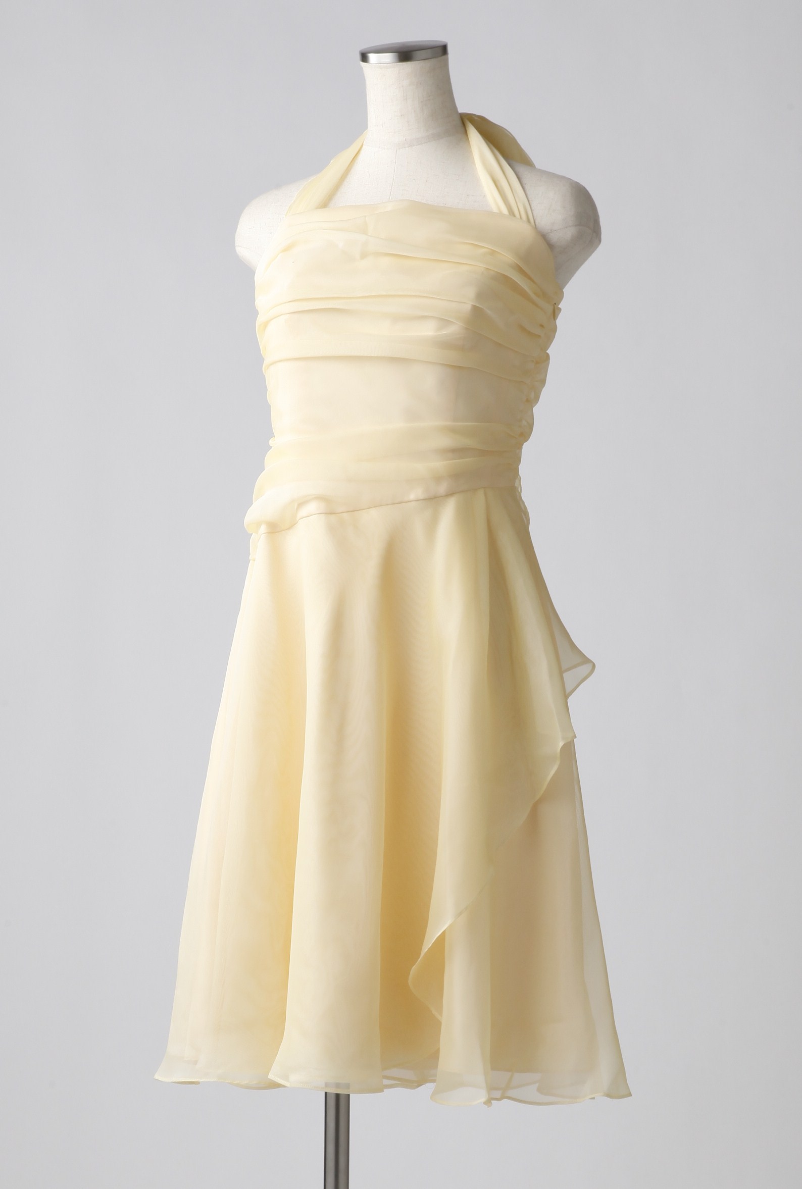 Genet Vivienのクリームイエローのふんわりホルターネックドレス