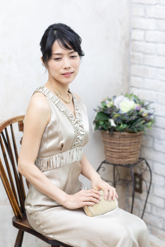 EPOCA（エポカ）のシャンパンゴールドシルクのタイトラインマキシ丈ドレス