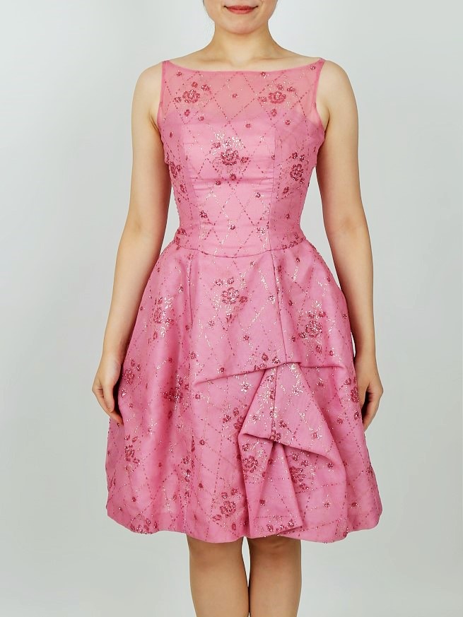 Wacoal（ワコール）ピンク色ボリュームバルーンドレス