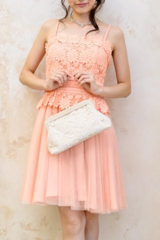 コーラルピンクのお花ペプラムドレス